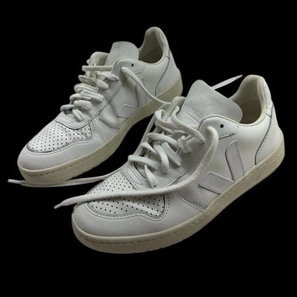 Veja Sneakers Women's US 8 White Leather Round Toe Lace Up Athletic Mesh